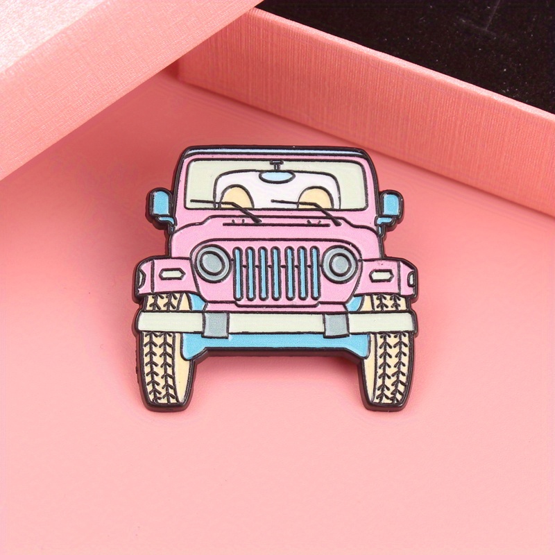 Women'S Jeep Accessories - 愛らしいピンクのジープ漫画エナメルピン - 擬人化された目を持つ遊び心のある乗り物 バッグやアウトドアギア用アクセサリー