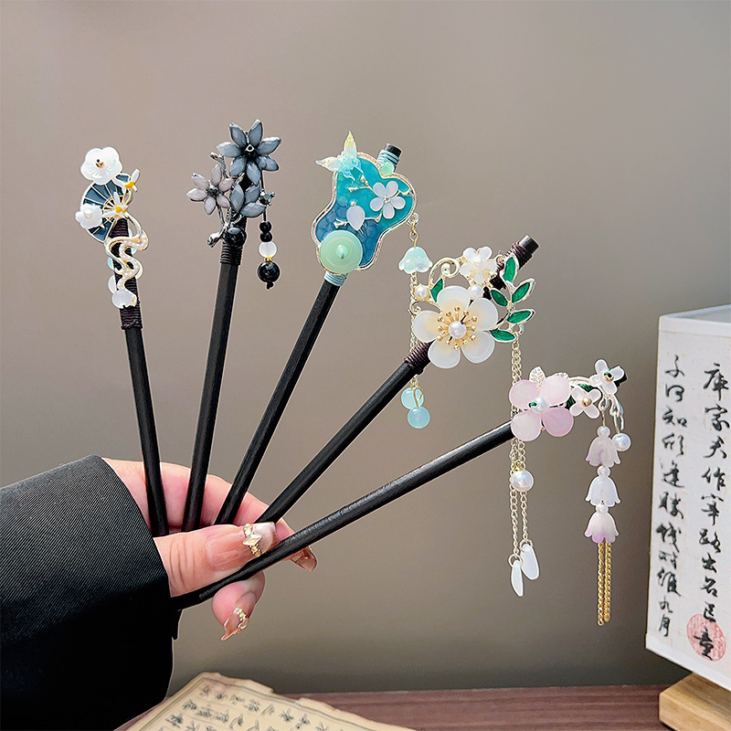 Women Knight Accessories - クラシックタッセルヘアスティック黒木製フラワーパールヘアピン中国漢服ヘアアクセサリーレトロ花嫁結婚式ヘアバンジュエリー