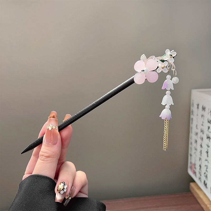 クラシックタッセルヘアスティック黒木製フラワーパールヘアピン - Women Knight Accessories のレビューと価格